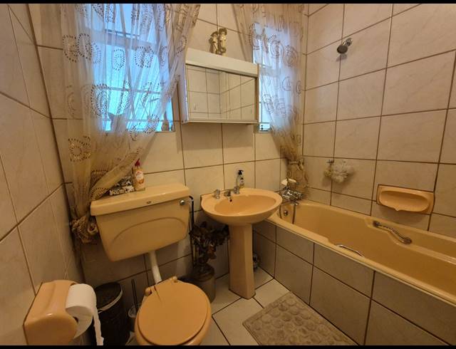 6 BEDROOM HOUSE FOR SALE IN THREE RIVERS